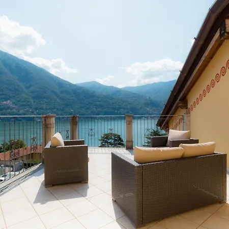 D'oro - View With Pool