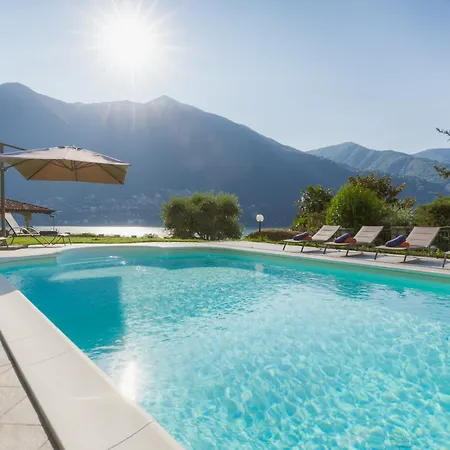 D'oro - View With Pool Laglio