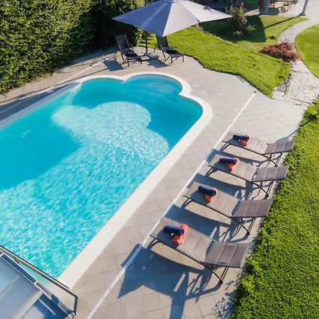 D'oro - View With Pool