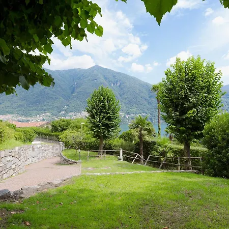 D'oro - View With Pool