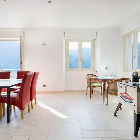 D'oro - View With Pool Laglio